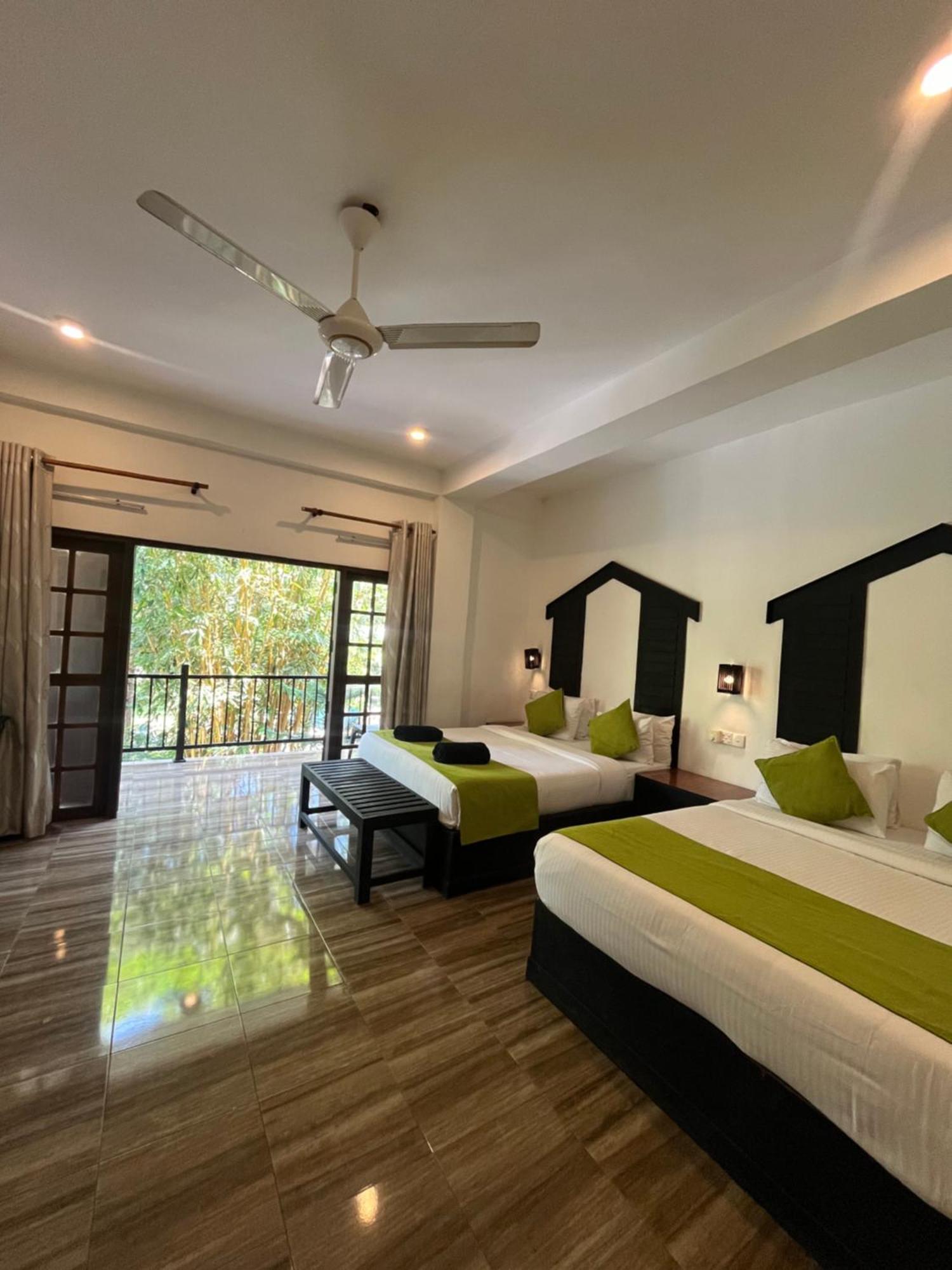 Sundaras Sigiriya Jungles Caves Resort ダンブッラ エクステリア 写真